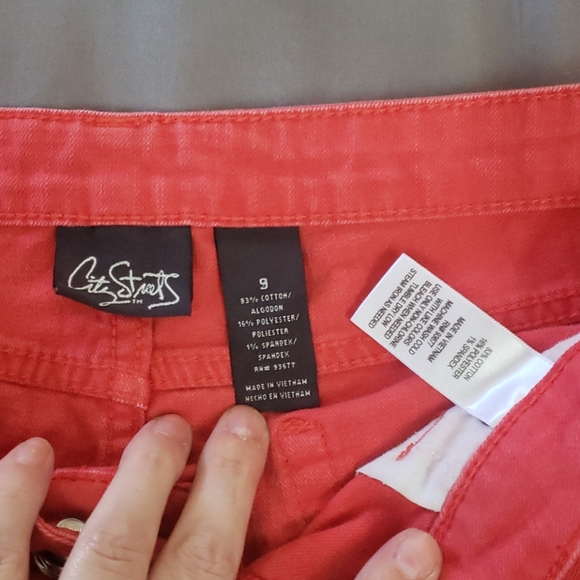 Juniors shorts size 9 - Picture 3 of 3